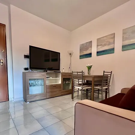 Ampio E Confortevole Monolocale Iun R1853 Apartment *