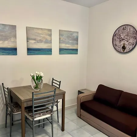 Apartment Ampio E Confortevole Monolocale Iun R1853 *